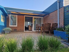 Bungalow | Outdoor dining - Happy House Bungalow Park Sollasi (Noordwijkerhout)