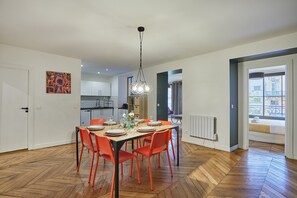 Apartment | Dining
