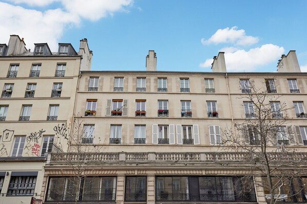 Exterior - Superb 3 Bedroom Flat in the Center of Paris (Paris)