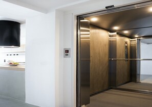 Villa | Reception