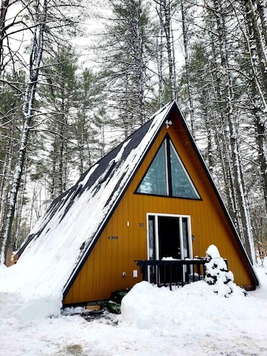 Pet Friendly Summer A-Frame | Pool 🎱 | AirHockey 🏒 | Fun 😃