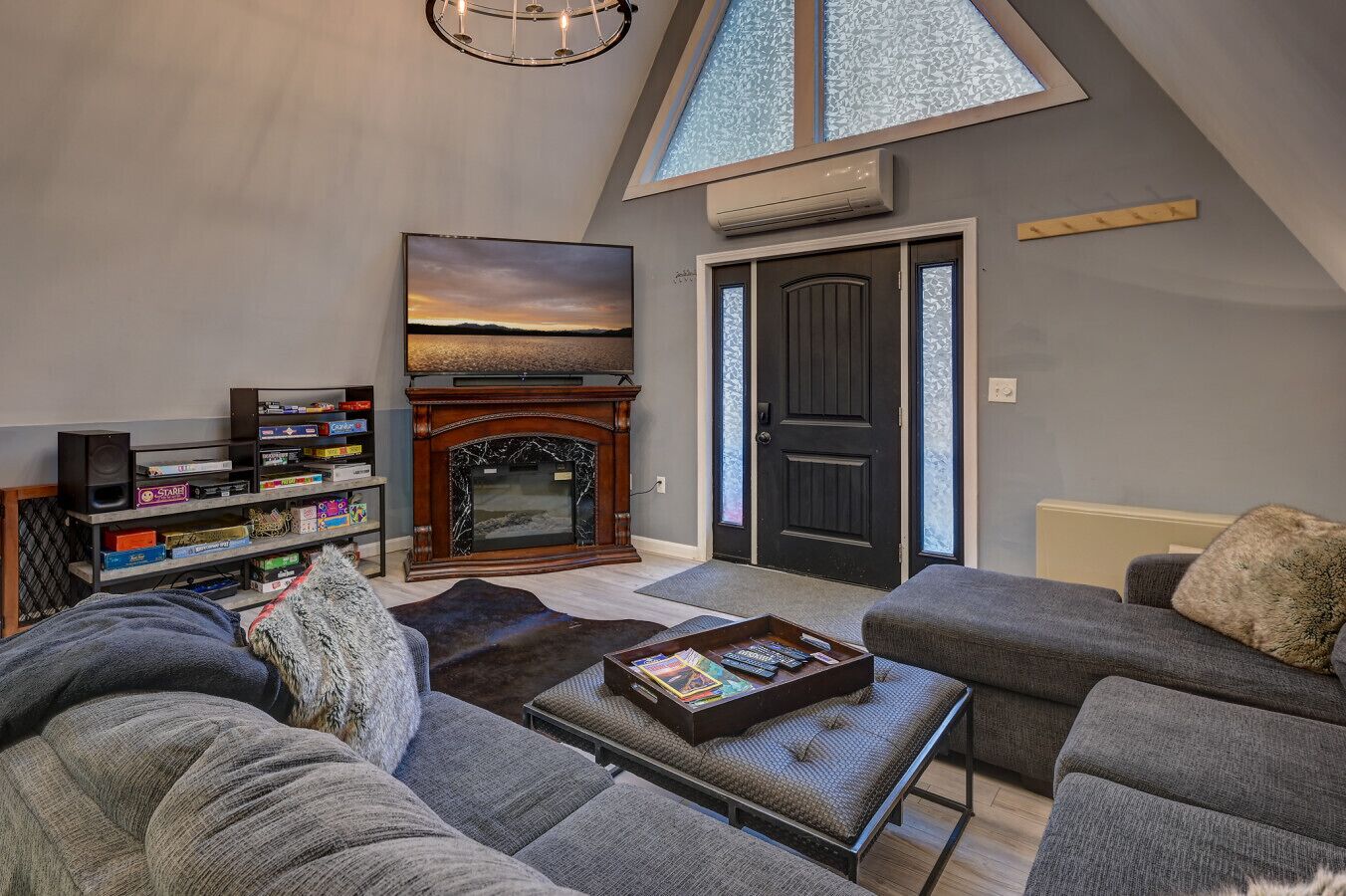 電視、壁爐、電子遊戲