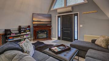 電視、壁爐、電子遊戲