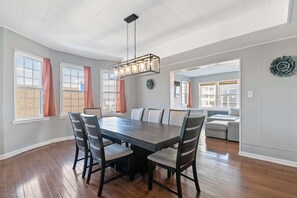 Dining - localSTR - Rustic Paradise - Steps to Beach! (Atlantic City)