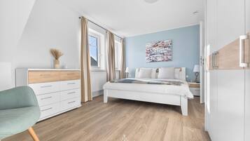 3 bedrooms, iron/ironing board, travel crib, free WiFi