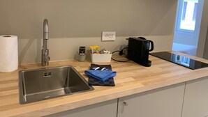 Espresso maker, coffee/tea maker, fridge, microwave - Floristeria Apartment (Como)