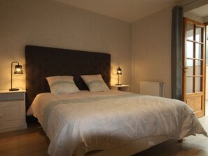 4 bedrooms, free WiFi