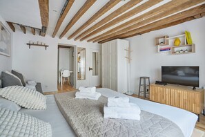 Apartment | Seterika/papan seterika, cadar katil 