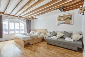 Apartment | Seterika/papan seterika, cadar katil 