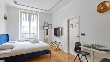 Leilighet | Skrivebord for bærbar PC, strykejern/-brett og sengetøy