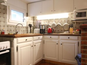 雪櫃、微波爐、洗碗機