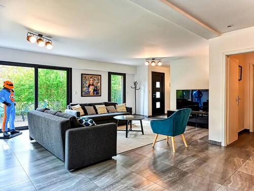 Large modern house in Marcq-en-Barœul, near Lille, garden, pets allowed