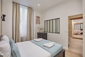 Apartment | Iron/ironing board, bed sheets