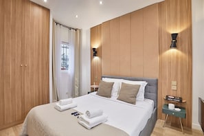 Apartment | Laptop workspace, iron/ironing board, bed sheets - The Upper Marais Superb Apartment for 8 People (Paris)