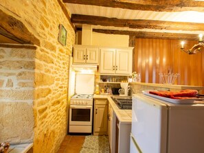 Kühlschrank, Mikrowelle, Ofen