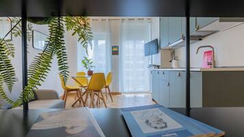 Studio, Balcony | Private kitchen | Espresso maker, electric kettle