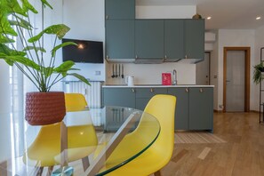 Studio, balkon | Privékeuken | Een espressoapparaat, een waterkoker