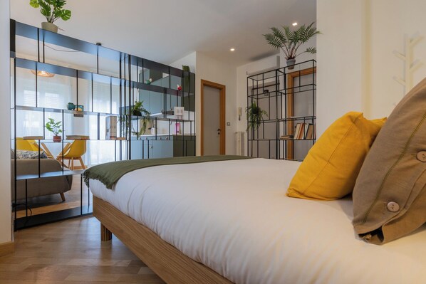 واي فاي مجانًا وملاءات أسرّة