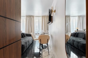 Apartment | Dining
