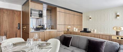 Apartment | Dining