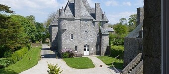 Spacious house with pool and billiards in Cotentin