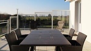 Outdoor dining - House in Gratot, near beaches, WIFI, parking (Gratot)