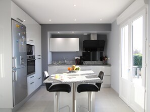 Refrigerador, microondas y lavavajillas 