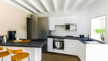 Fridge, microwave, oven, dishwasher