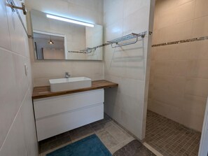 Towels - Modern studio with WiFi and parking in Baignes (Baignes-Sainte-Radegonde)