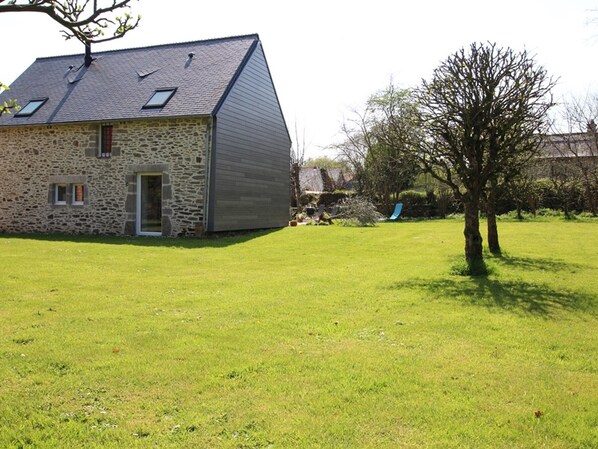 Exterior - Detached house, charm and comfort, peaceful garden (Le Vast)