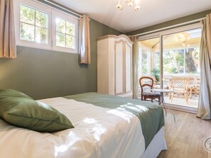 3 bedrooms, free WiFi, bed sheets