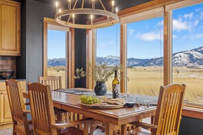 Dining - Yellowstone Fun House | Hot Tub, Game Room + 360° Views (Emigrant)