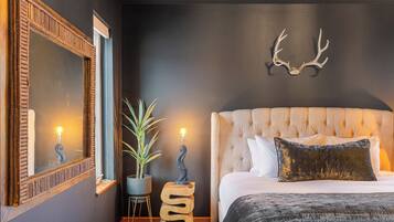 3 habitaciones, tabla de planchar con plancha y cuna de viaje