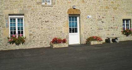 Maison individuelle en pierre prĂšs d'Utah Beach