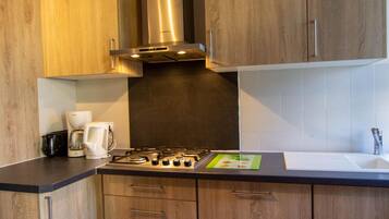 Réfrigérateur, micro-ondes, four, lave-vaisselle