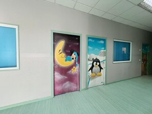 Free WiFi, bed sheets - Hostel Las Rosas (Madrid)