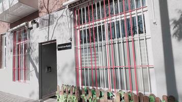 Mặt tiền nơi lưu trú