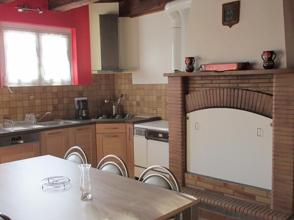 Kühlschrank, Mikrowelle, Geschirrspüler