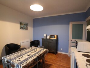 Réfrigérateur, micro-ondes