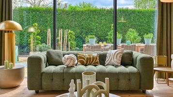 Télévision, baby-foot