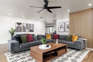 電視、壁爐、音響、 辦公室