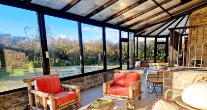 Maison spacieuse avec vue mer, cheminée et jardin