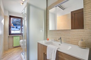 Shower, hair dryer, bidet, towels - Appartamento Bellevue Richardette (Sauze d'Oulx)