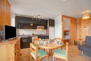 Apartamento familiar, varias habitaciones (Appartamento Bellevue Richardette) | Cocina privada | Frigorífico, placa de cocina, lavavajillas y utensilios de cocina
