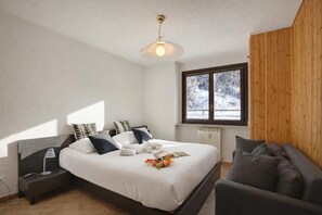 Family Apartment, Multiple Bedrooms (Appartamento Bellevue Richardette) | 2 bedrooms, free WiFi, bed sheets - Appartamento Bellevue Richardette (Sauze d'Oulx)