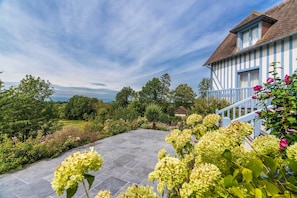 Villa | Exterior