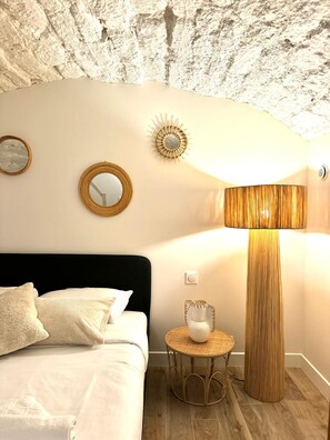 Apartment | Laptop workspace, iron/ironing board, bed sheets