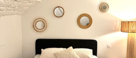 Apartment | Iron/ironing board, bed sheets