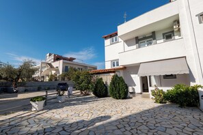 Front of property - Aktea Apartments (Ksamil)