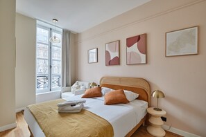 Apartment | 2 bedrooms, laptop workspace, iron/ironing board, bed sheets - Sublim Apartement in the Center of Paris/le Marais (Paris)